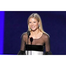 Stars shine in Platinum Jewelry at Emmy
